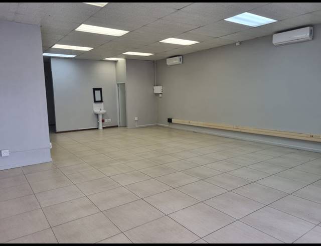 131M² OFFICE TO LET IN SONHEUWEL